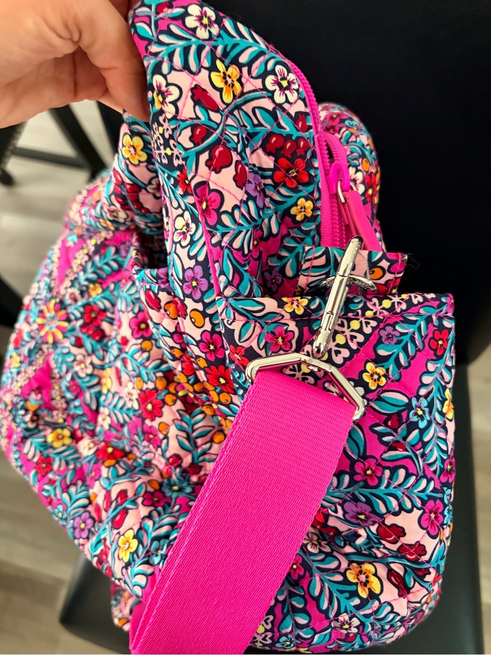 Vera Bradley Hot Pink iconic kaleidoscope rosettes weekender bag - Picture 5 of 5